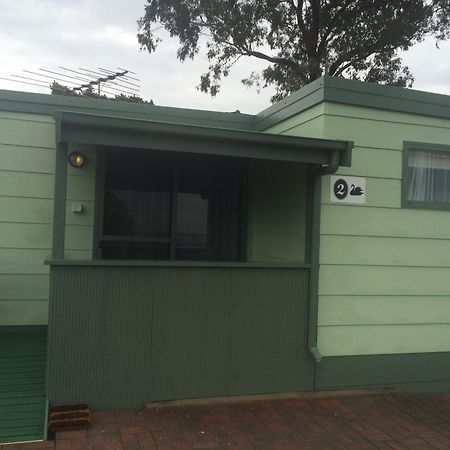 Lake Albert Caravan Park Hotel Meningie Bagian luar foto