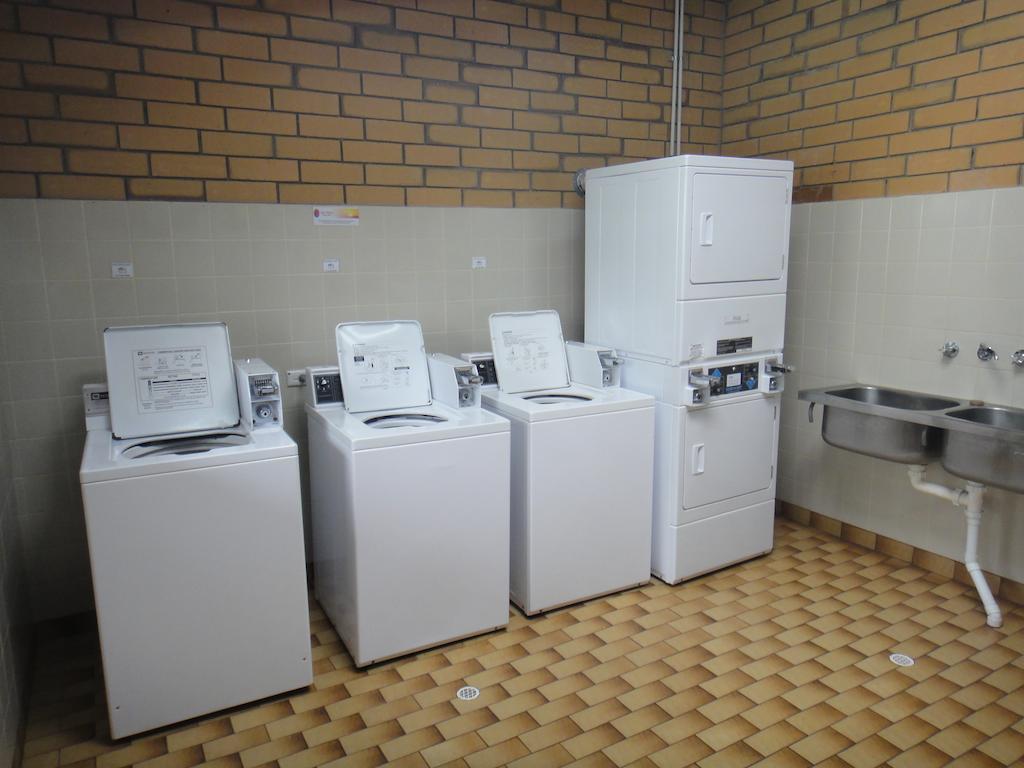 Lake Albert Caravan Park Hotel Meningie Bagian luar foto
