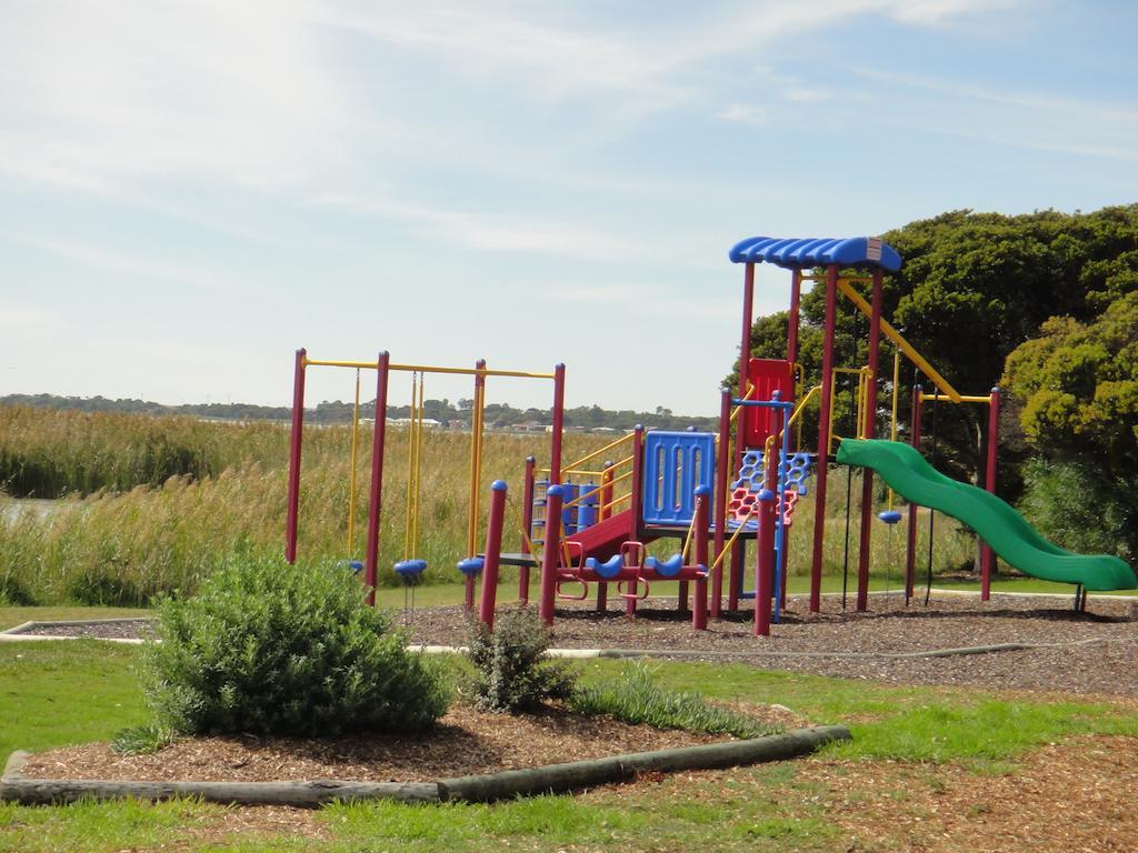 Lake Albert Caravan Park Hotel Meningie Bagian luar foto