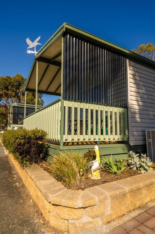 Lake Albert Caravan Park Hotel Meningie Bagian luar foto