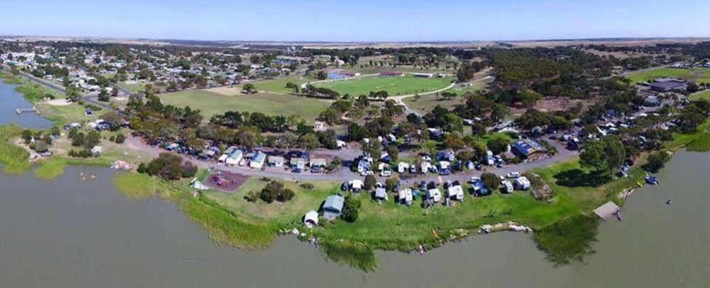 Lake Albert Caravan Park Hotel Meningie Bagian luar foto