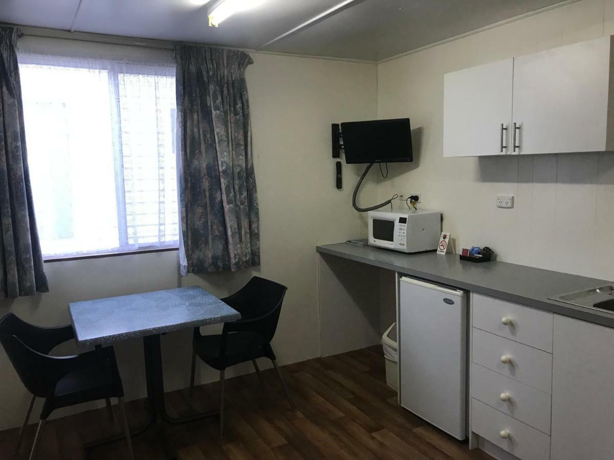 Lake Albert Caravan Park Hotel Meningie Bagian luar foto
