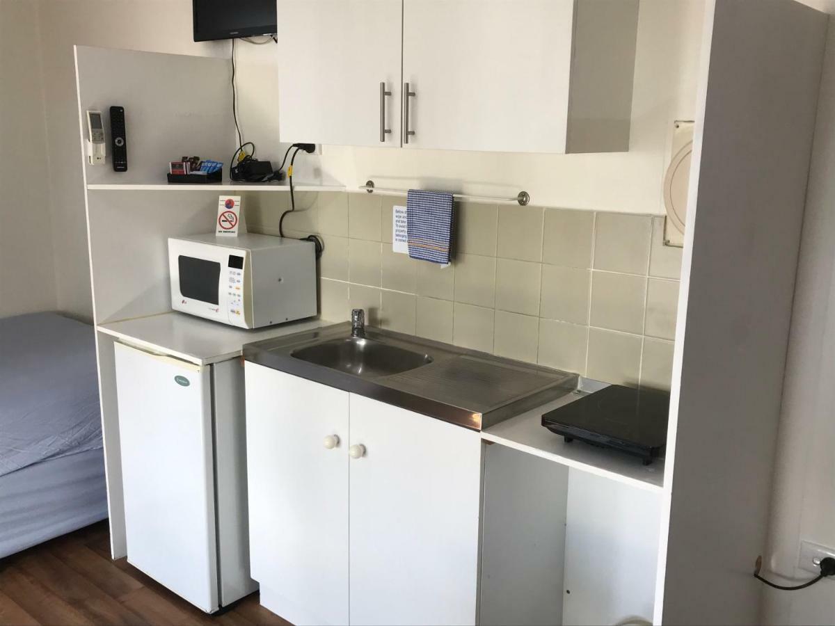Lake Albert Caravan Park Hotel Meningie Bagian luar foto