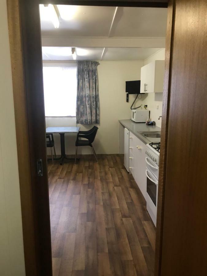 Lake Albert Caravan Park Hotel Meningie Bagian luar foto